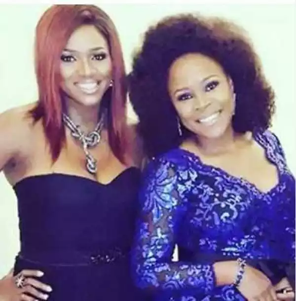 Are they quarelling? Omawumi tells fans to help her beg Waje to forgive her